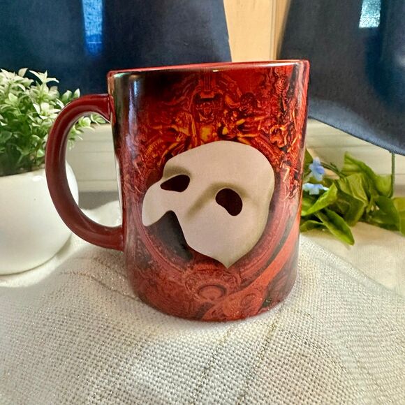 The Phantom Of The Opera BROADWAY TOUR MUG - Picture 1 of 6